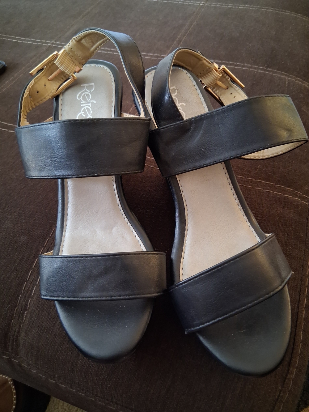 Refresh Black Wide-Strap Women's Sandals with Gold Buckle